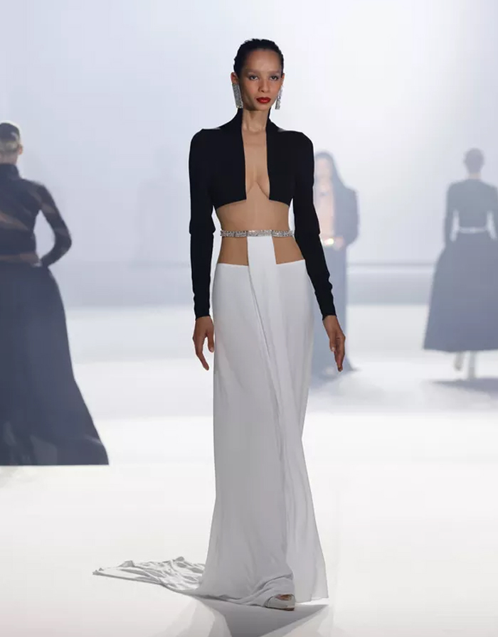 أزياء Stephane Rolland لخريف وشتاء 24/25 تعكس جمال باريس