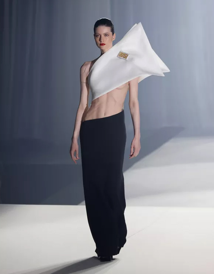 أزياء Stephane Rolland لخريف وشتاء 24/25 تعكس جمال باريس