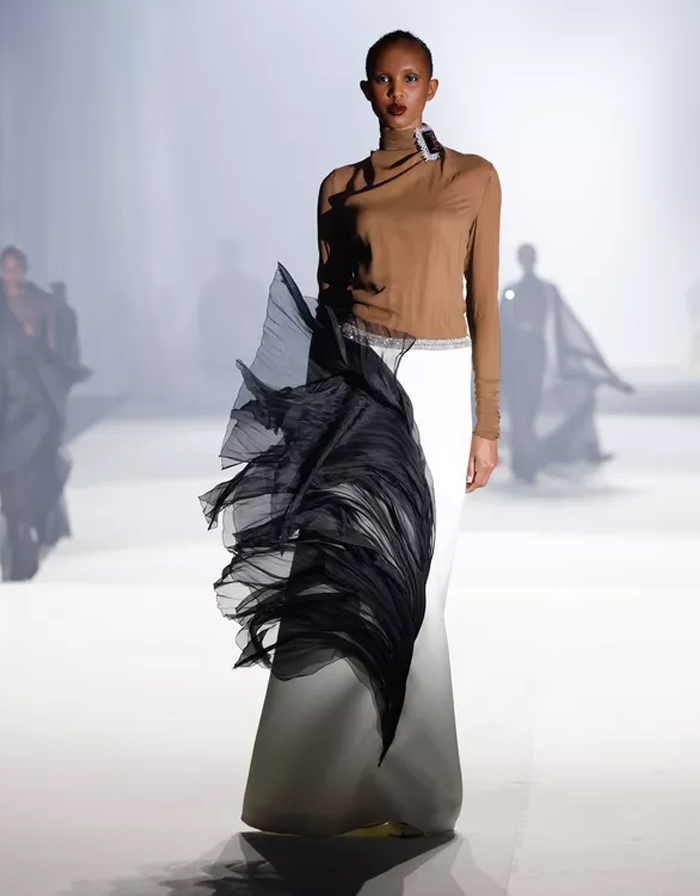 أزياء Stephane Rolland لخريف وشتاء 24/25 تعكس جمال باريس