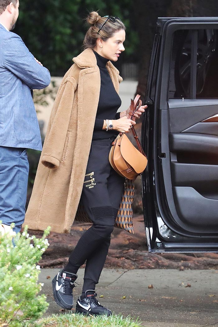 alessandra-ambrosio-max-mara-teddy-coat