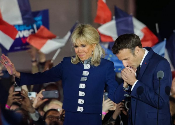Brigitte Macron Swearing Loyalty to Her First Lady Look Brigitte Macron Swearing Loyalty to Her First Lady Look