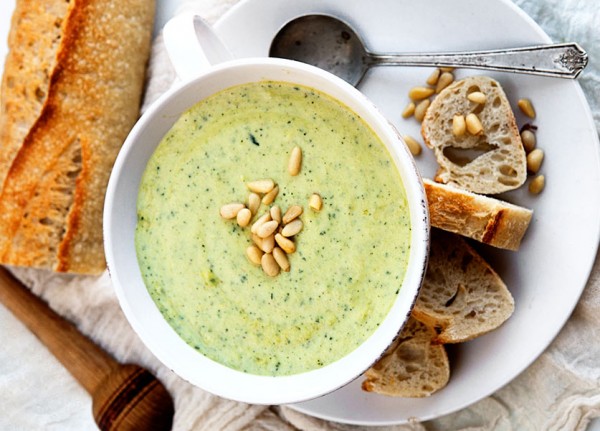 Zucchini soup with cream