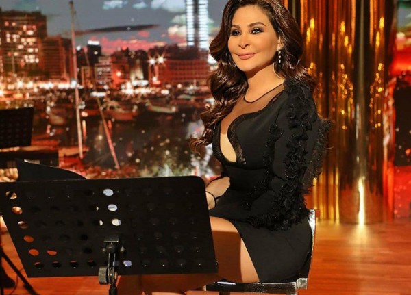 Elissa Performs in her First Online Concert Elissa Performs in her First Online Concert