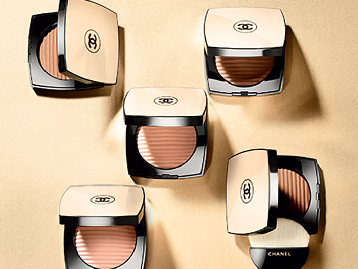 CHANEL: LES INDISPENSABLES DE L'ÉTÉ CHANEL: LES INDISPENSABLES DE L'ÉTÉ