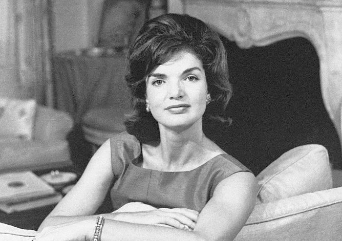 Share 137+ jackie kennedy hairstyle super hot - ceg.edu.vn