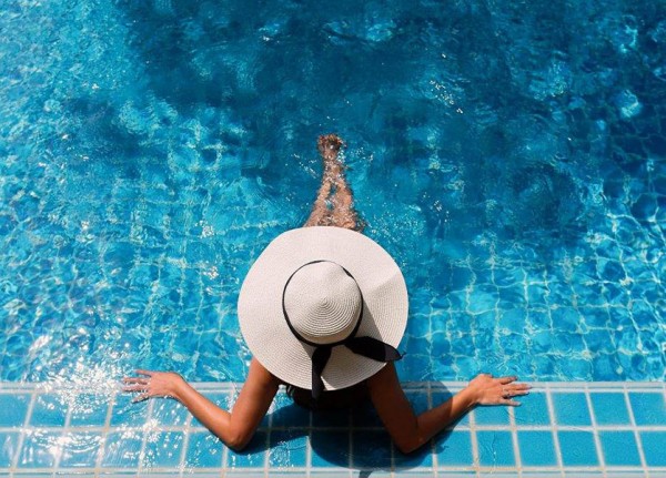 Ladies Pool Day Deals in Dubai