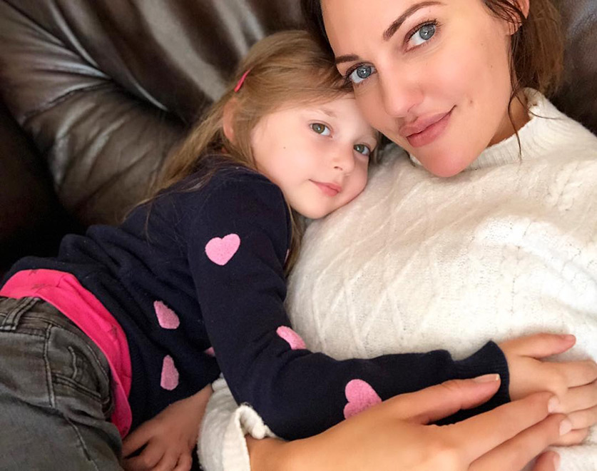 meryem-uzerli-with-daughter