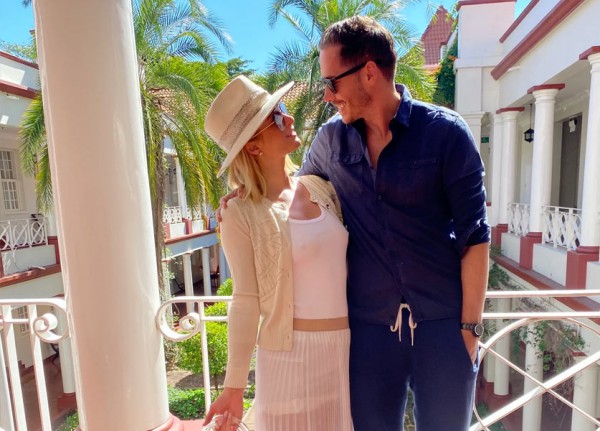 Paris Hilton’s Off The Market Bag and Fiancé Picture Is Goals!