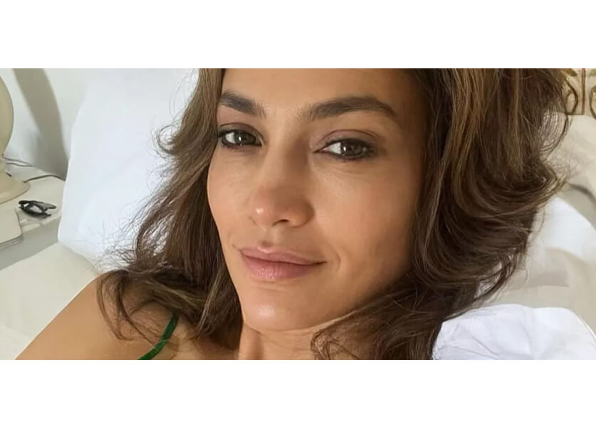 Jennifer Lopez's Filter-Free Selfie Generates Controversy Jennifer Lopez's Filter-Free Selfie Generates Controversy