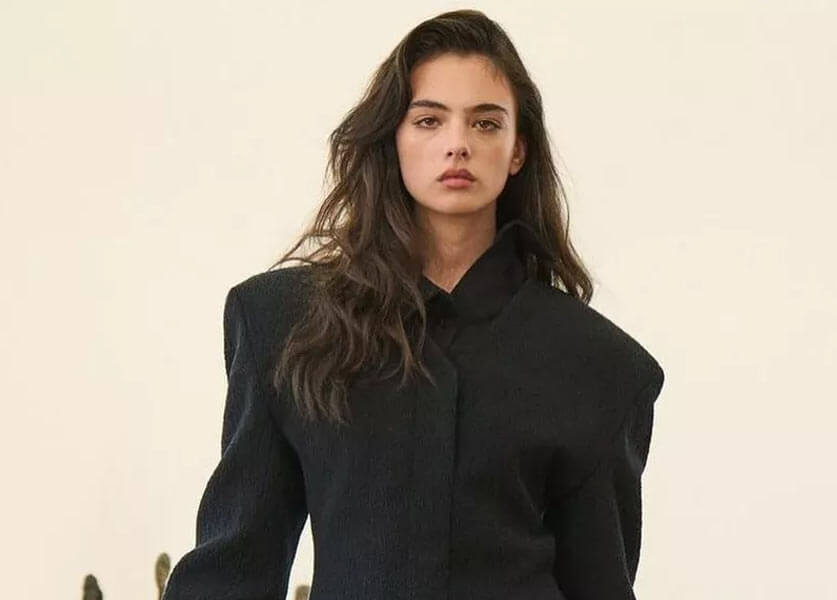 Deva Cassel Shines at Jacquemus' 'Sculptures' Collection Show