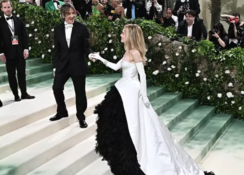 نيكول كيدمان وكيث أوربان: حب يعانق الأضواء في حفل Met Gala