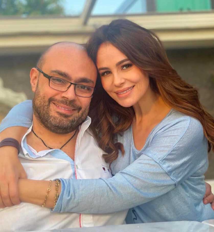 رغم حزنها على رحيل زوجها كارول سماحه قريباً في لبنان  لاطلاق مسرحيتها "كلو مسموح"