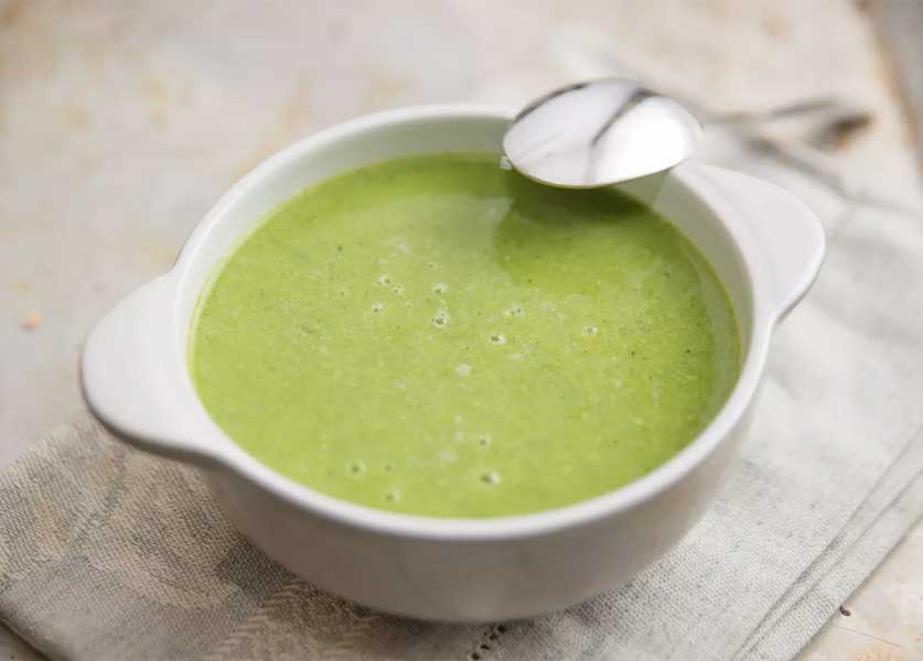 طريقة عمل شوربة البطاطس والكراث طريقة عمل شوربة البطاطس والكراث