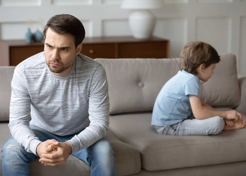 كيفية التعامل مع الأب المتسلط