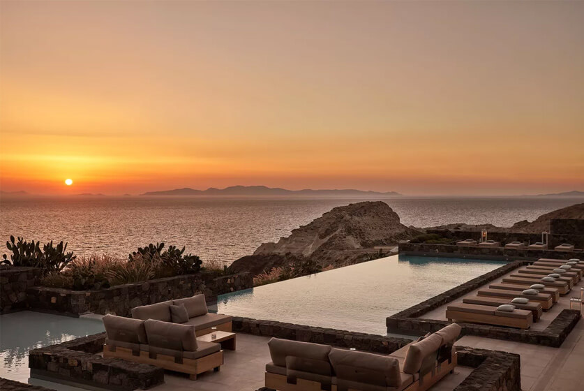 3 فنادق فاخرة في جزر اليونان تناسب العائلات