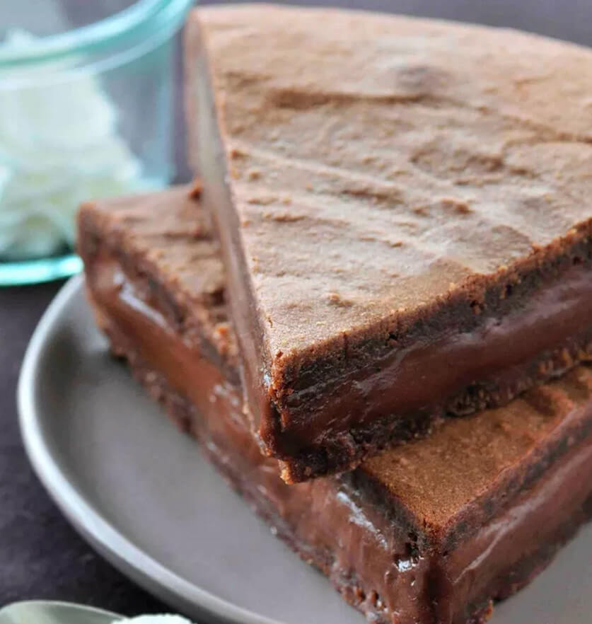 طريقة عمل فوندان الشوكولاتة والكستناء مع الكريمة طريقة عمل فوندان الشوكولاتة والكستناء مع الكريمة