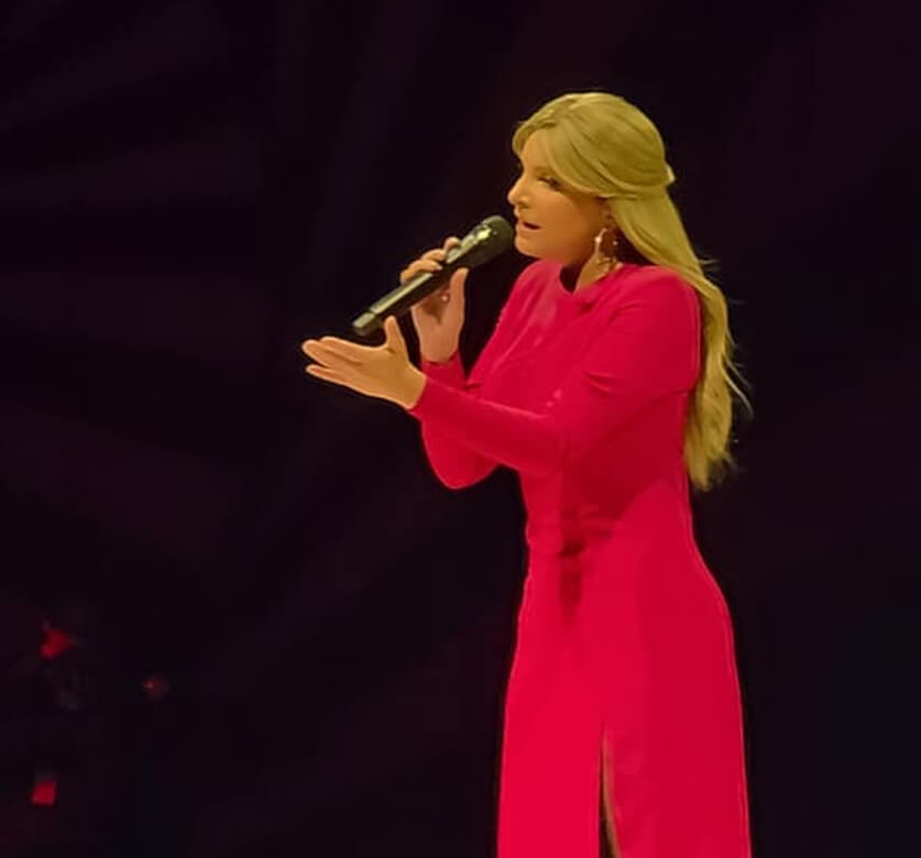 تانيا قسيس تخطف الأنظار في "دبي أوبرا" و 1.5 مليون مشاهدة لأحدث أغنياتها