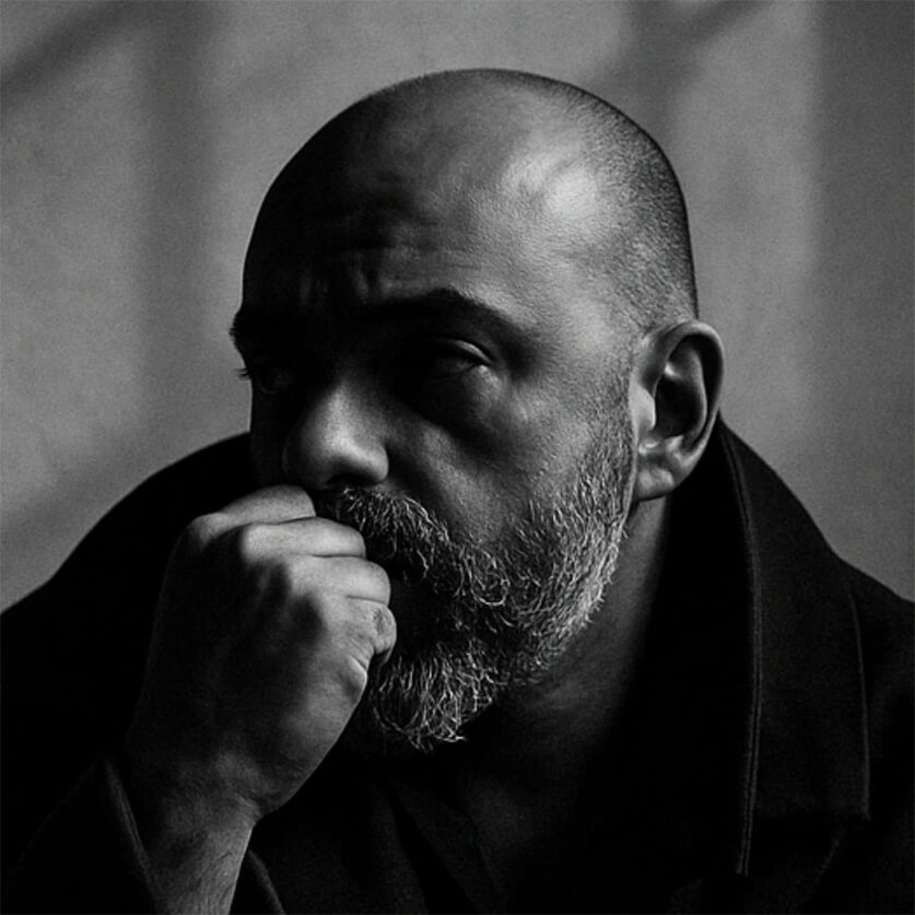 معرض الرسام المبدع مايكل فاضل  لوحات من طلاسم وحكايا الماضي