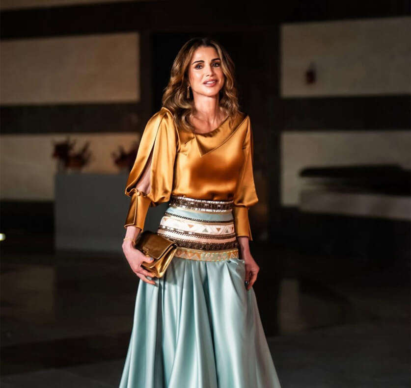 إطلالة مميزة للملكة رانيا خلال حفل عشاء في الدوحة