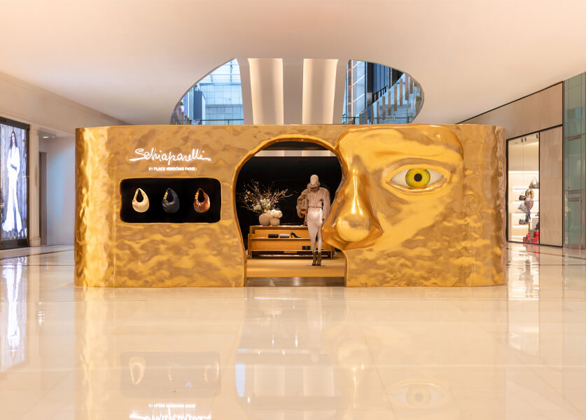 POP-UP SCHIAPARELLI جوهرة ذهبية داخل دبي مول
