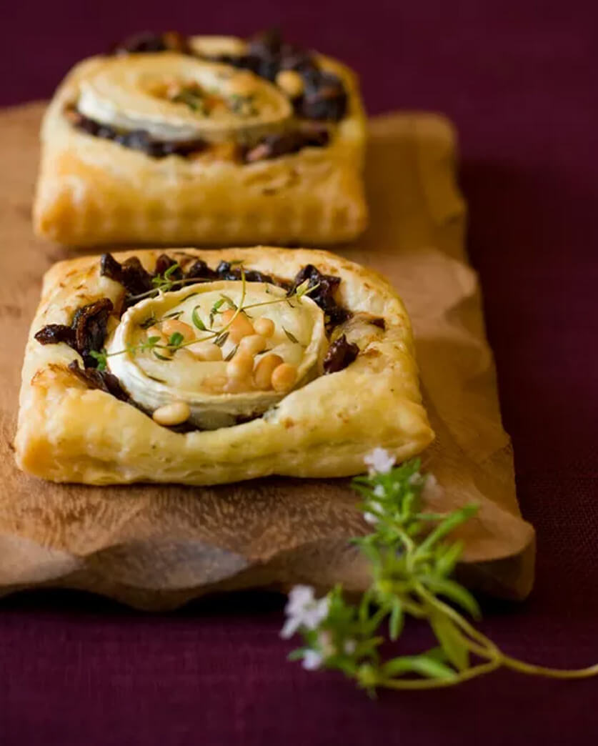 طريقة عمل فطائر الجبن الهشّة