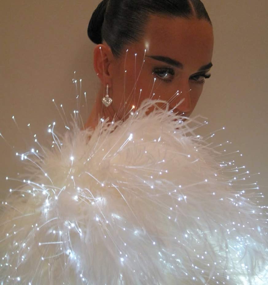 Katy Perry’s Glowing  4000 Feather Coat at Joy Awards 2026