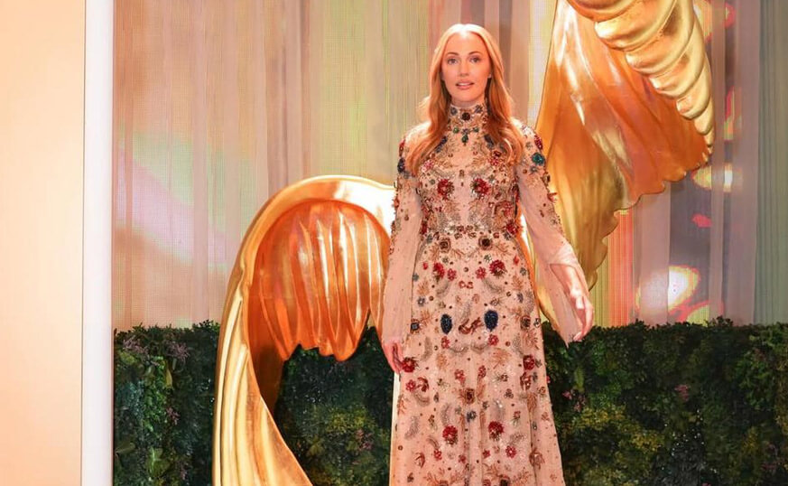 مريم أوزيرلي تخطف الأنظار في Joy Awards  بإطلالة ملوكية من توقيع خالد ومروان