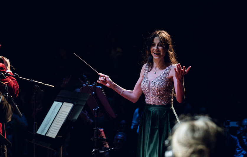 أمل قرمازي تقود أوركسترا «مزيكا» في جولة عالمية انطلقت من جنيف...
