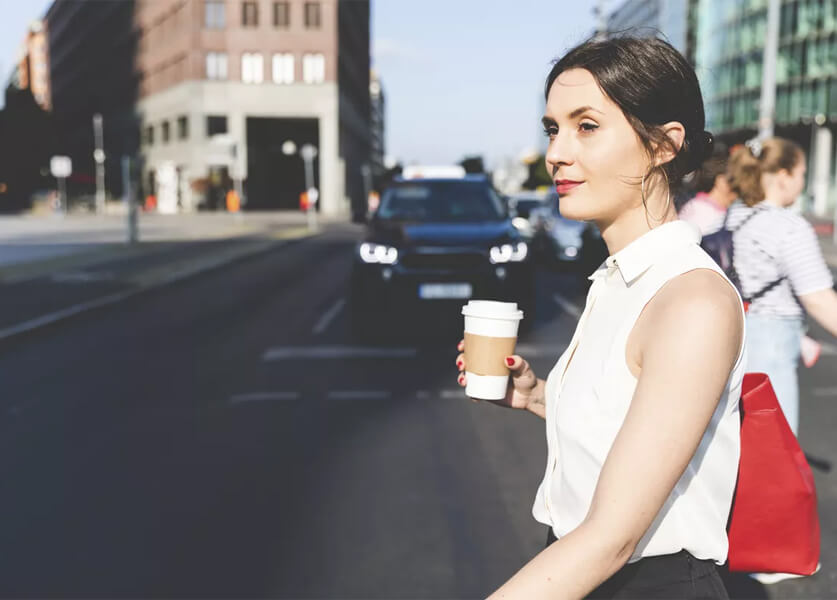 أفضل 5 ألوان أحمر شفاه مناسبة للعمل بإطلالة أنيقة ومهنية