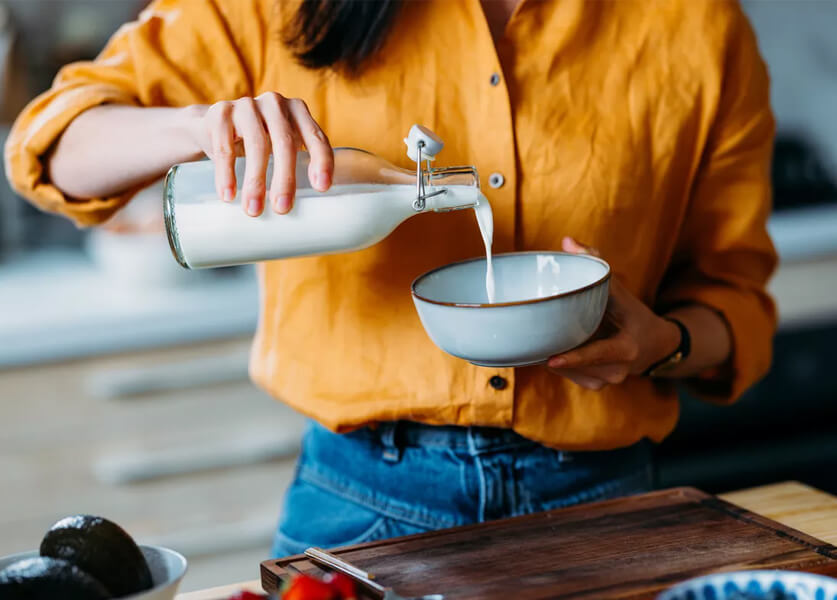 لماذا يقلّ تحمّل اللاكتوز مع التقدّم في العمر؟