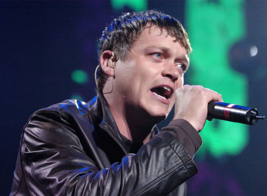 عالم الروك يودّع Brad Arnold