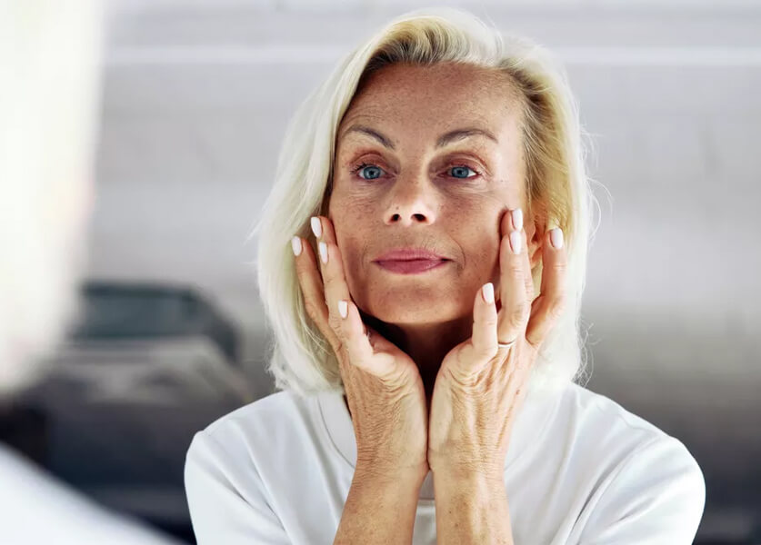 بشرتك قادرة على إصلاح نفسها… فكيف تدعمين تجددها الطبيعي؟