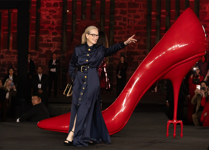 MERYL STREEP in SCHIAPARELLI