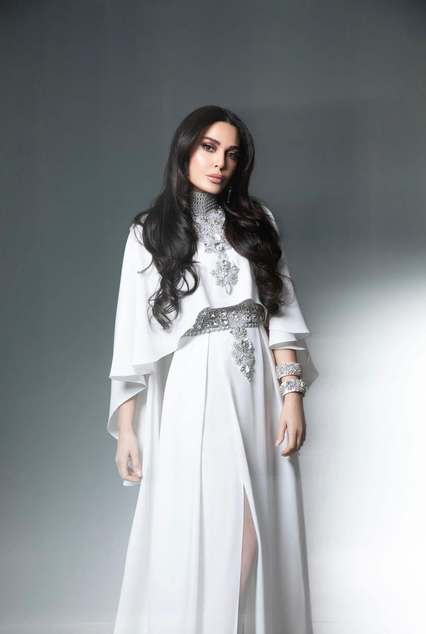 سيرين عبد النور تتألّق بعباءة من "سِحر" لخالد ومروان