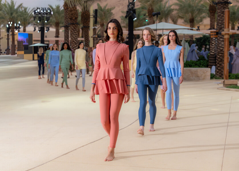 كوني انيقة على الشاطىء مع Lanuuk