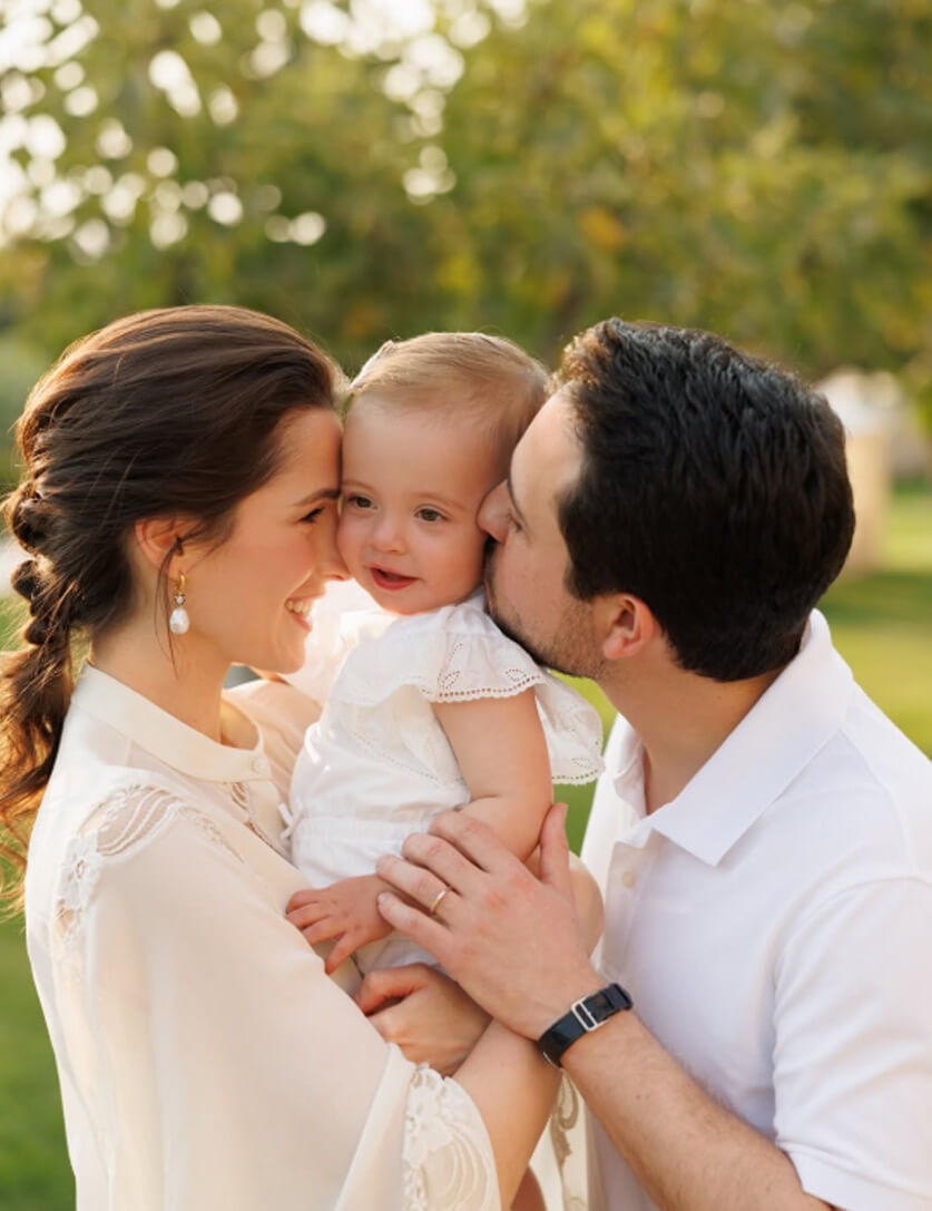 الأميرة رجوة تحتفل بعيد ميلادها الـ32:  لحظات عائلية دافئة وأناقة ناعمة