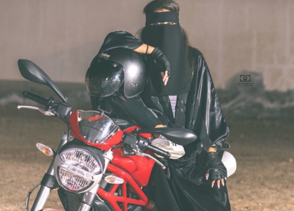 حملة ما تحت العباية لشهر المرأة: تعرفي على رموز أسلوب الحياة السعودية