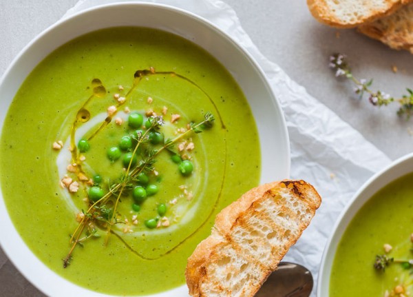5-ingredient pea soup