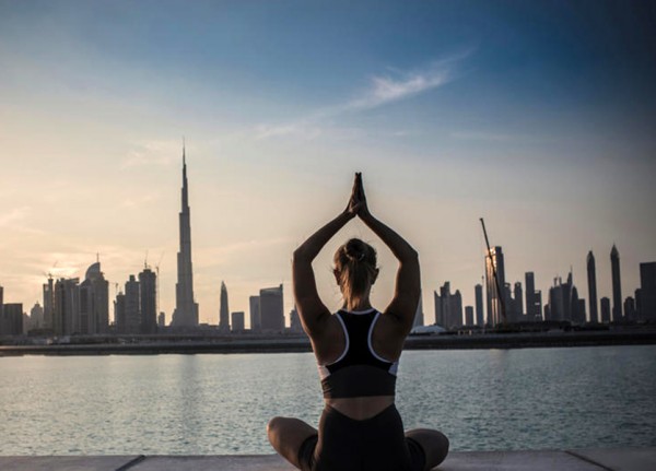 أماكن خلابة لممارسة اليوغا في دبي